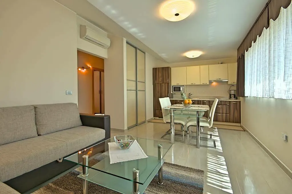Apartments Riva-Interauto Umag